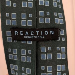 Vintage Kenneth Cole Reaction Men's Green and Blue Tie 100% Silk